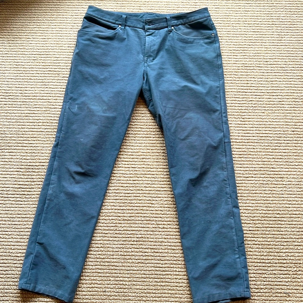 Lululemon Men’s ABC Classic-Fit 5 Pocket Pant 32"L
Utilitech; Iron Blue 36 waist